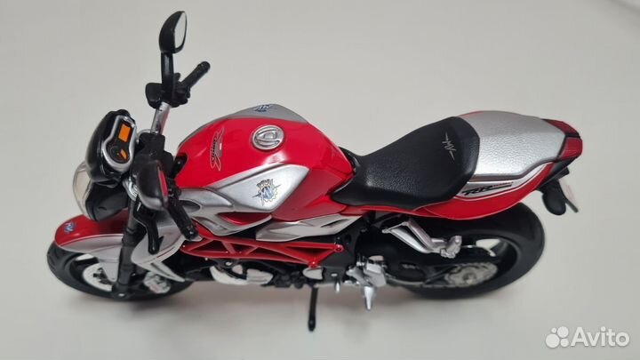 Модель мотоцикла Maisto MV Agusta Brutale 1090RR