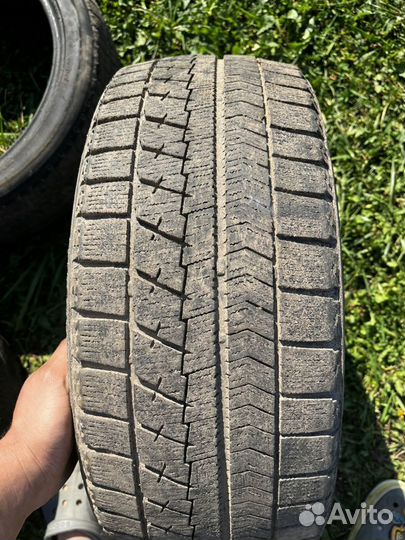 Bridgestone Blizzak VRX 215/45 R17 87Q