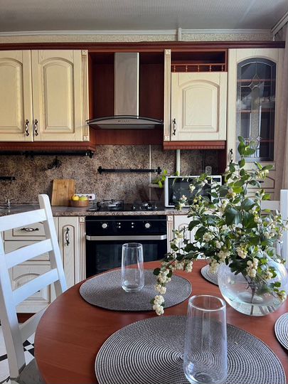 2-к. квартира, 49 м², 1/3 эт.