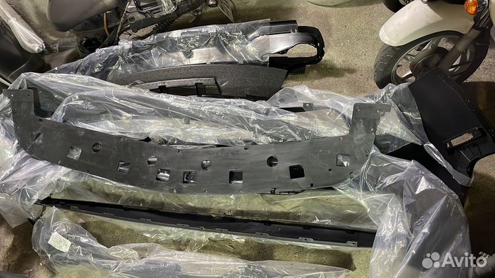 Передний бампер Dodge Challenger hellcat