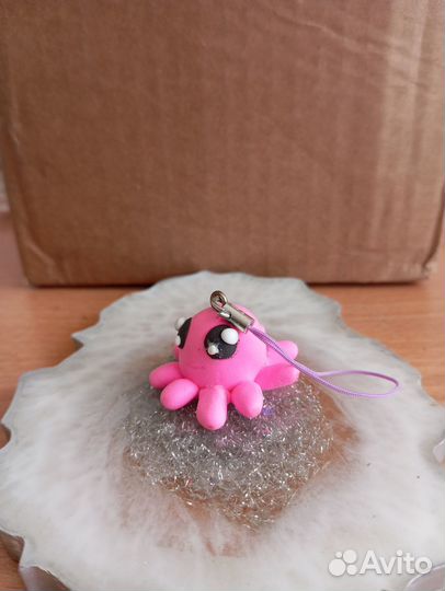 Брелок из воздушного пластилина на ключи