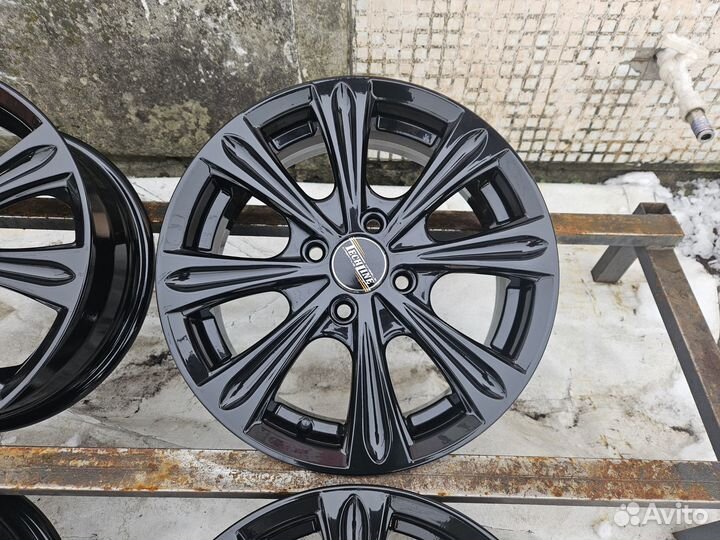 Литые диски R15 4x100 54.1 Solaris Rio