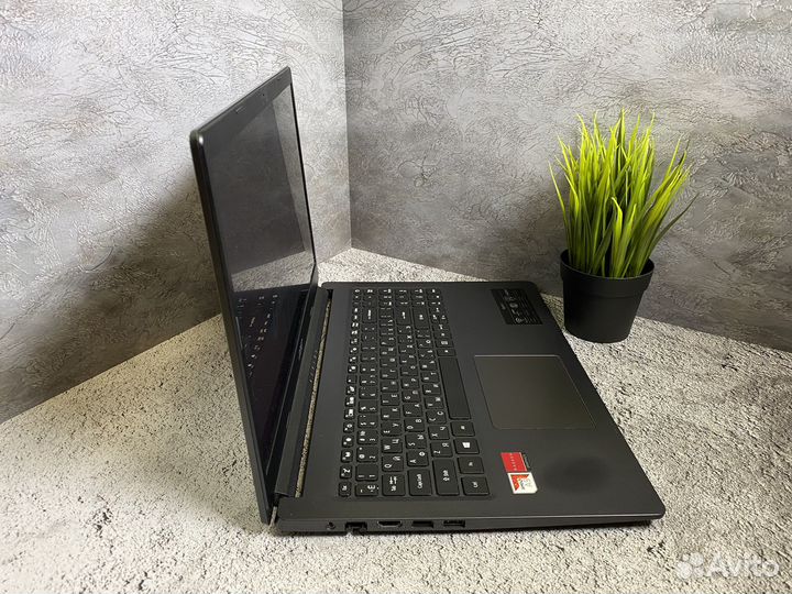 Почти как новый ноутбук Acer 2 видеокарты/SSD