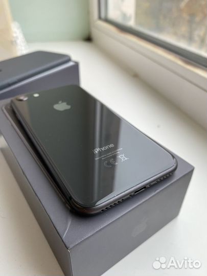 iPhone 8, 64 ГБ