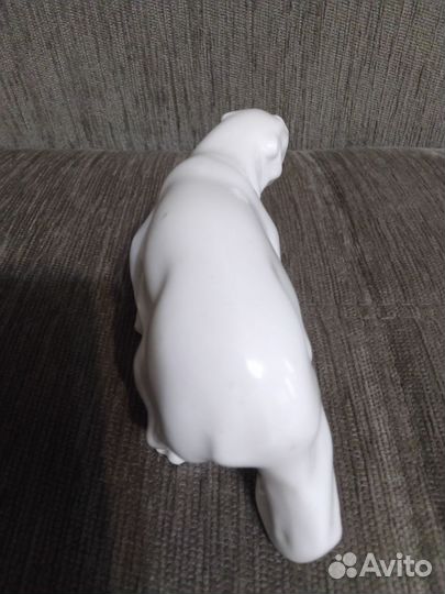 Фарфоровая статуэтка Белый медведь лфз 30е г