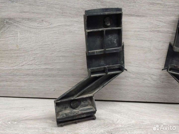 Кронштейн бампера Volkswagen Lt