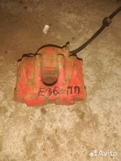 Передний правый Суппорт Bmw e36 Бмв