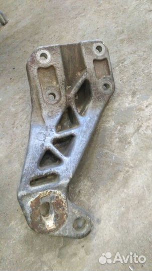 Кронштейн АКПП Volkswagen Vento 1991-1997