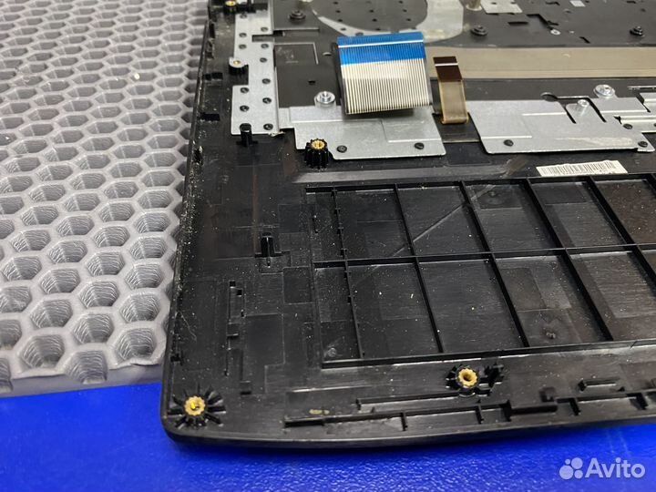 Топкейс Asus ROG Strix GL703VD