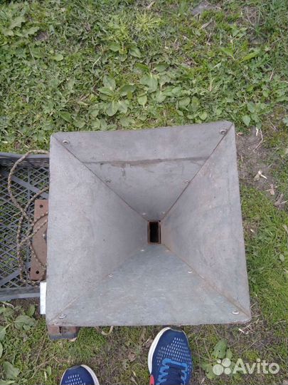 Мельница для зерна бу