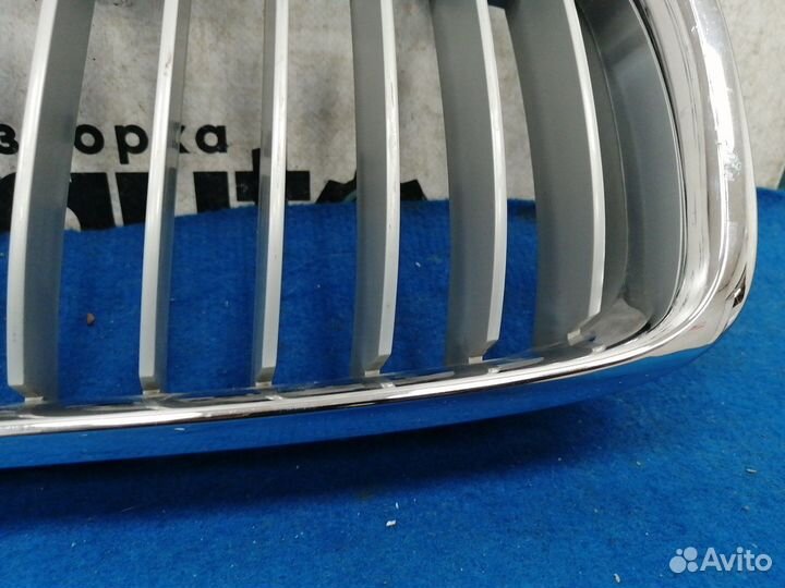 Решетка радиатора левая 51137255411 BMW 3 серия