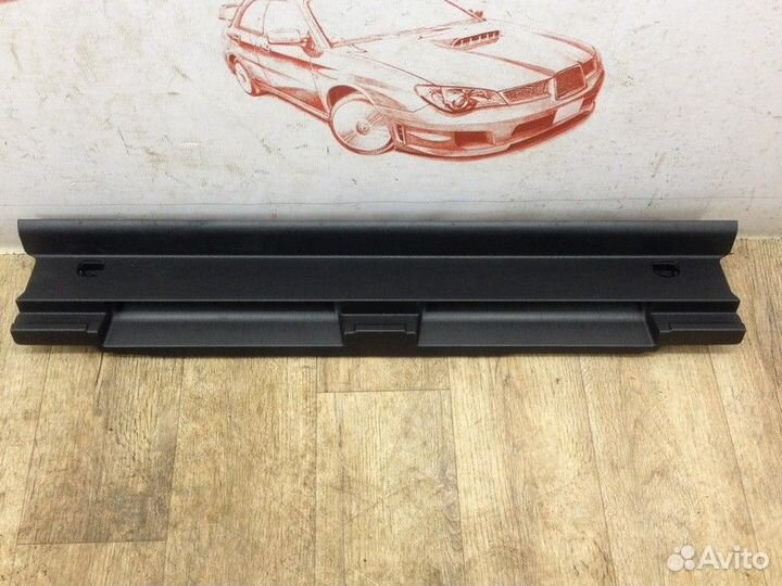 Обшивка багажника - панель задка Mercedes B-Klasse