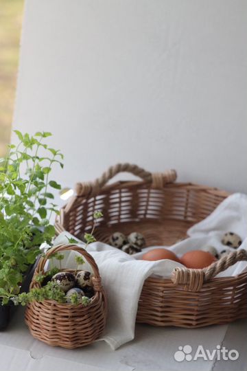 Плетеный поднос для пасхи на кухню