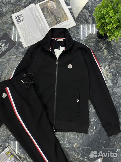 Спортивный костюм Moncler