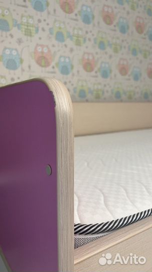 Детская кровать чердак со столом и шкафом