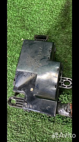 Блок предохранителей Mazda Xedos 9