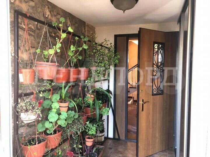 Дом 200 м² на участке 3 сот.