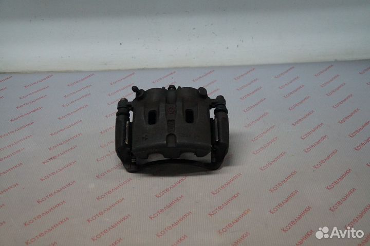 Nissan 41011-8H300 Суппорт тормозной, передний L