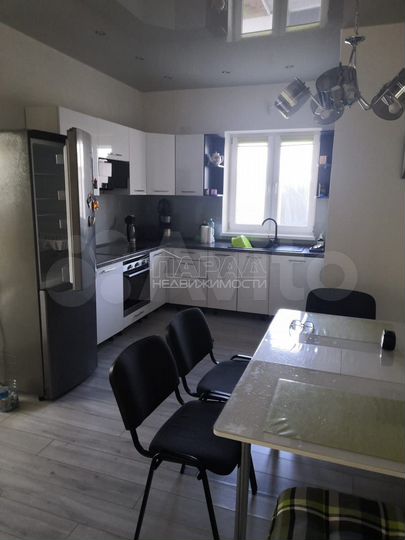 Дом 240 м² на участке 8 сот.