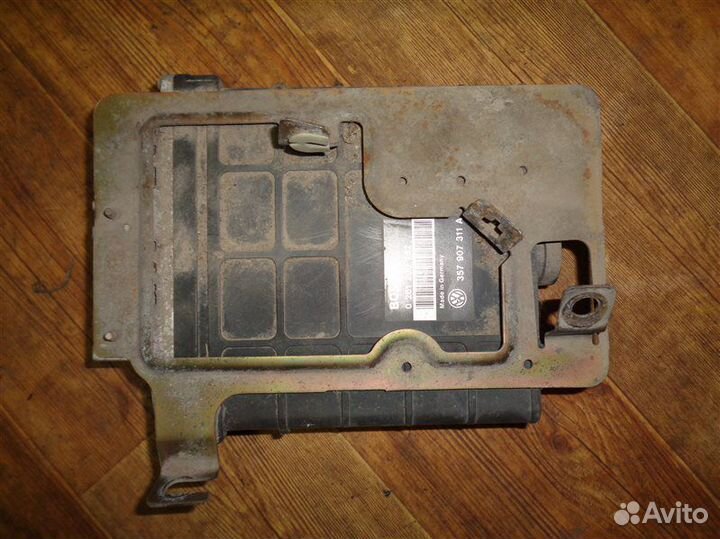 Блок управления двс Volkswagen Vento седан ABS