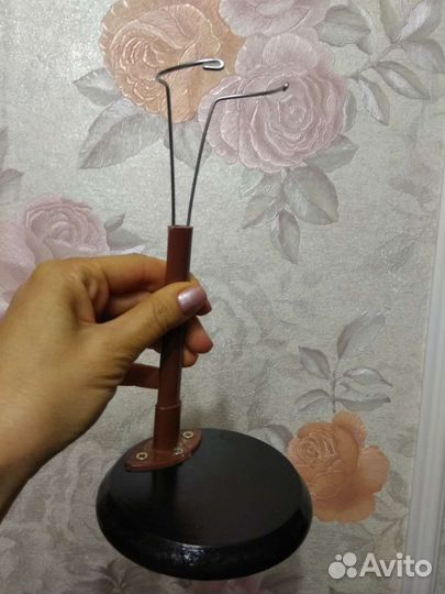 Подставки для кукол