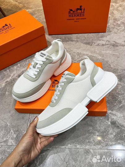 Стильная обувь Hermes для активных людей