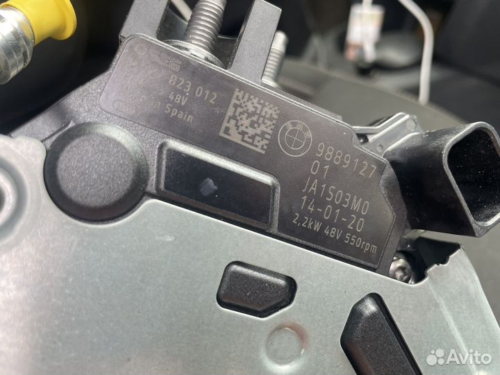 BMW Генератор 12318490539 аккумулятор 61215A38DE3