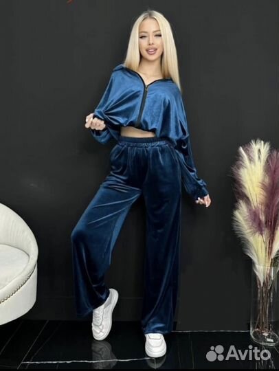 Костюм велюровый новый