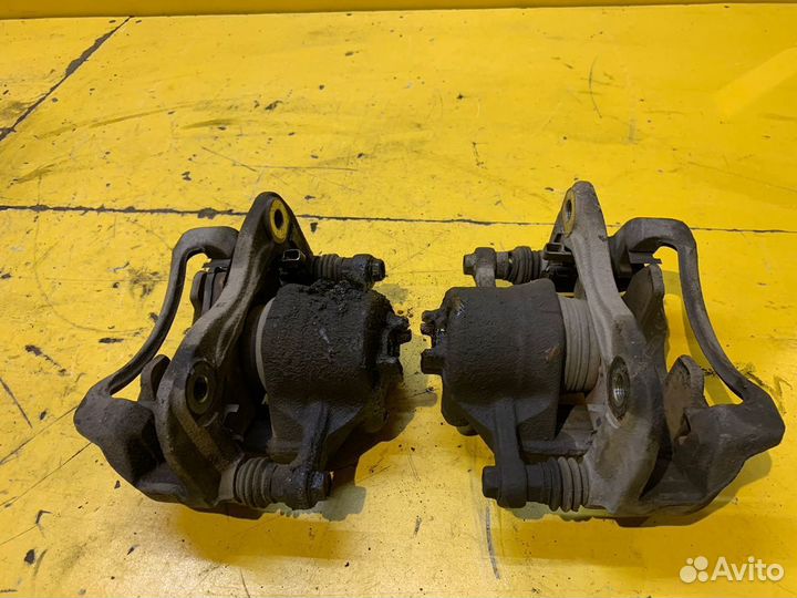 Суппорт тормозной передний Hyundai Solaris 2010-20