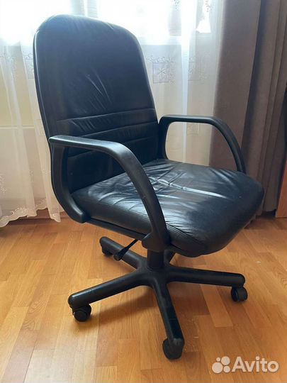 Компьютерное кресло