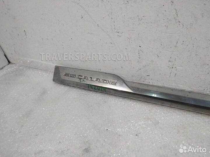 Накладка двери передней левой