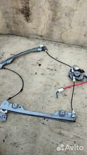 Стеклоподъемник передний правый Nissan Skyline V35