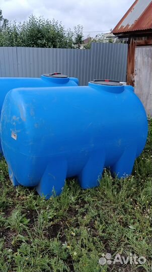 Бак для воды H 2000л