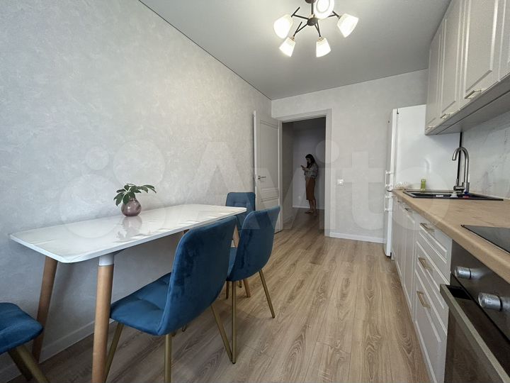 2-к. квартира, 54 м², 5/19 эт.