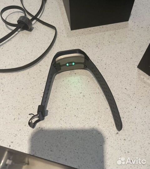 Фитнес браслет Healbe gobe 3