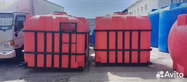 Емкости из полиэтилена В обрешетке