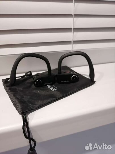 Спортивные наушники