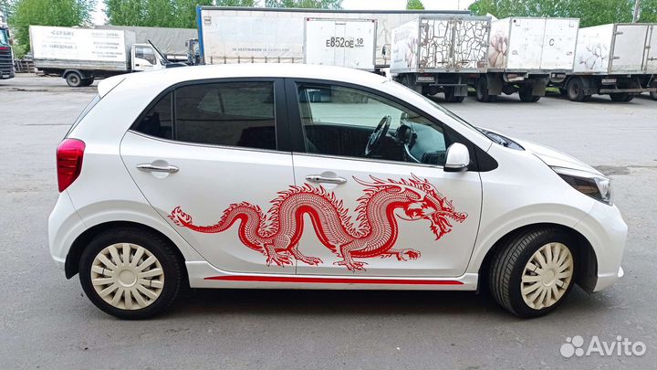 Наклейка на авто