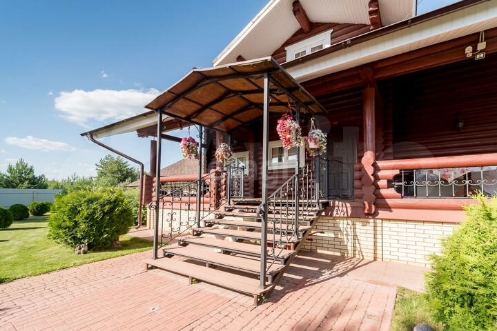 Дом 301 м² на участке 23 сот.