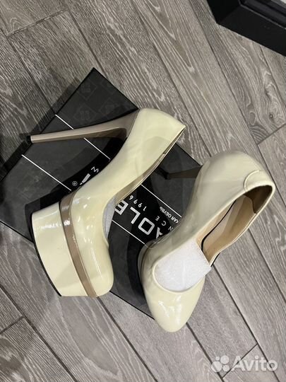 Туфли на шпильке