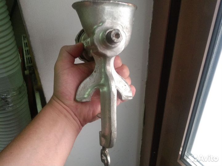 Мясорубка ручная