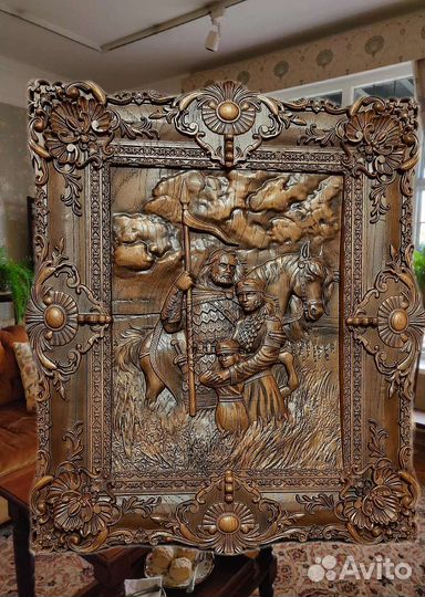 Резное панно из дерева, картина Богатырь и семья