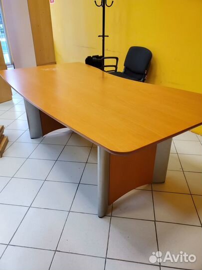 Стол офисный