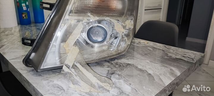 Фара ксенон Nissan Pathfinder r51