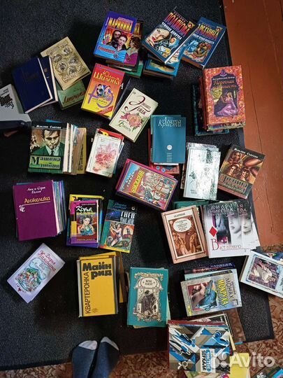 Книги. Много