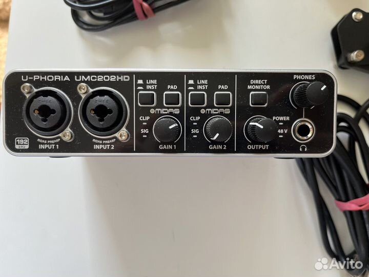 Студийный конденсаторный микрофон