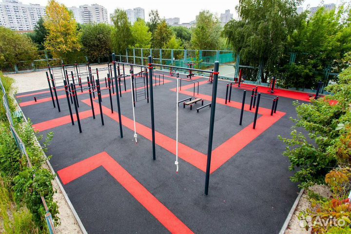 Уличный спортивный комплекс