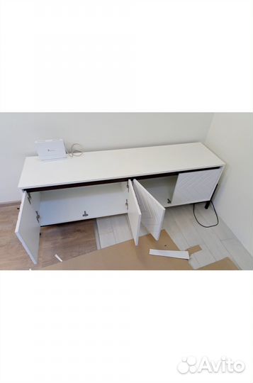 Тумба под тв новая белая