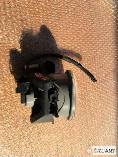 Туманка передняя левая toyota voxy