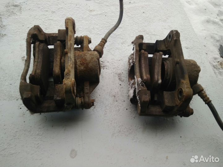 Суппорт передний левый для Renault Megan 2003-2009